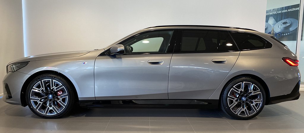 BMW i5 eDrive40 Touring M-Sport Pro Comfort Drag B&W