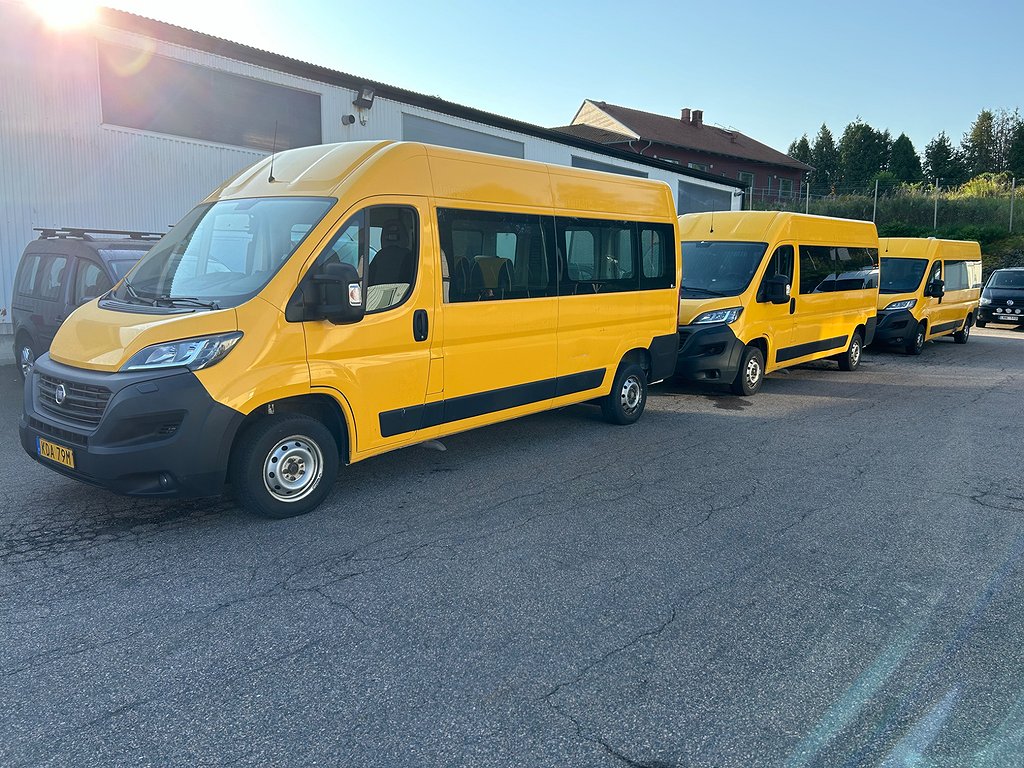 Fiat Ducato Kombi 35 9-Sits Minibuss Lift Folierad VAT/MOMS