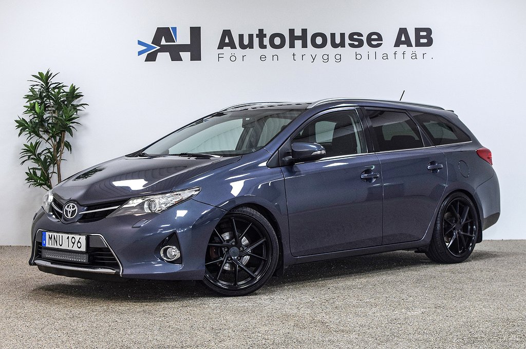 Toyota Auris Touring Sports Hybrid Edition Feel B-kamera GPS