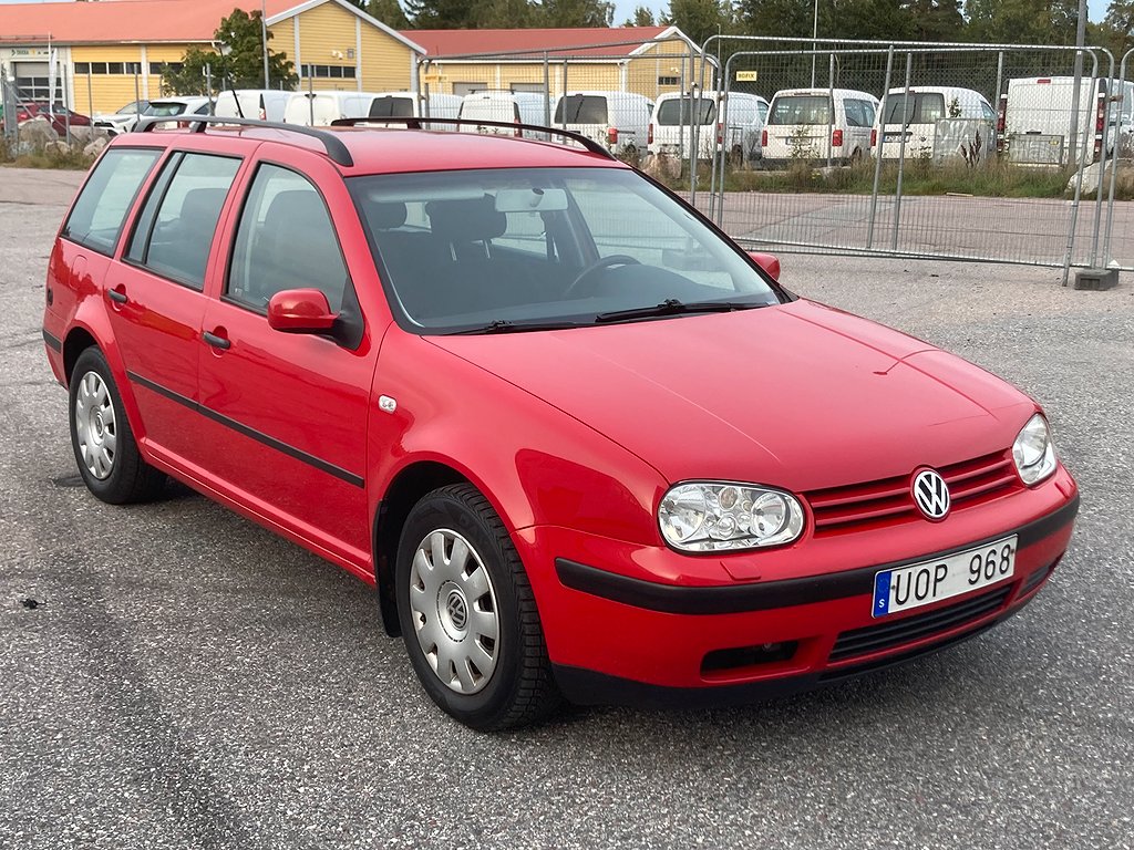 Volkswagen Golf Kombi 2.0 AC Drag nybes nyserv lågmil 3.95%