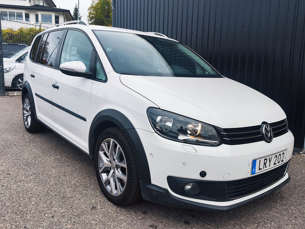 Volkswagen Touran 1.4 TGI EcoFuel Cross 7-sits Skinn / Nybes