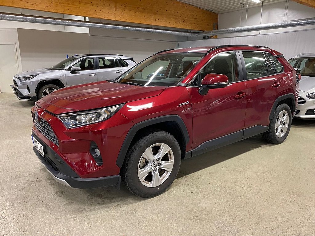 Toyota RAV4 Hybrid AWD-i 2,5 HSD Active Komfortpaket | Vinterhjul | Motorvär