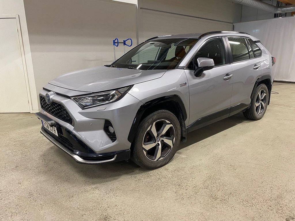 Toyota RAV4 Laddhybrid 2,5 Plug-in AWD-i Active | Dragkrok | Vinterhjul