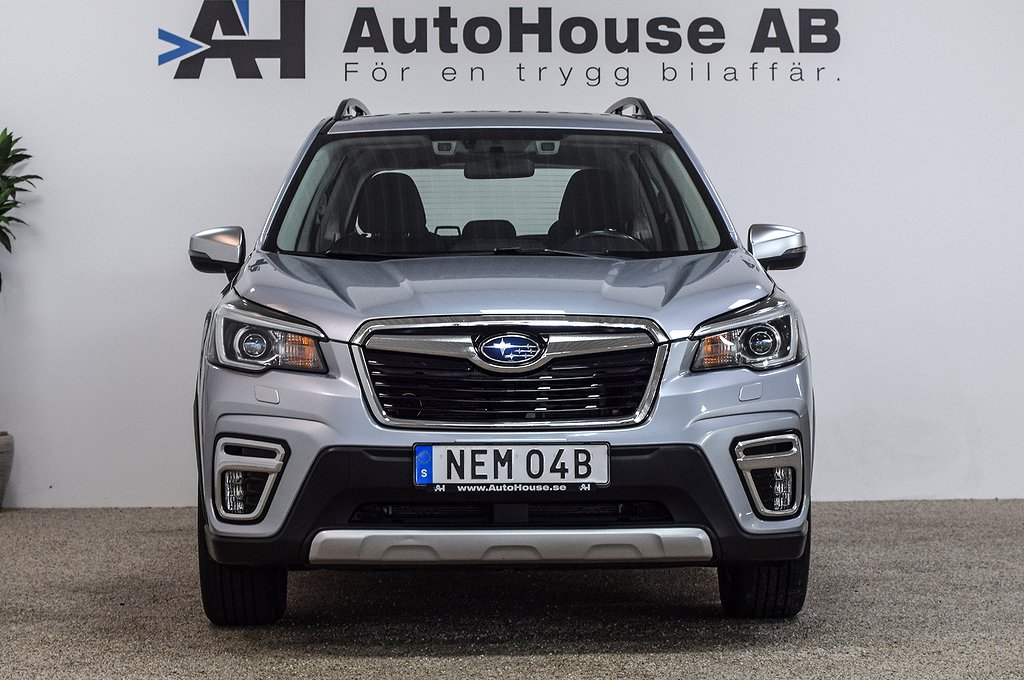 Subaru Forester e-Boxer AWD Döda-vinkel CarPlay B-Kamera