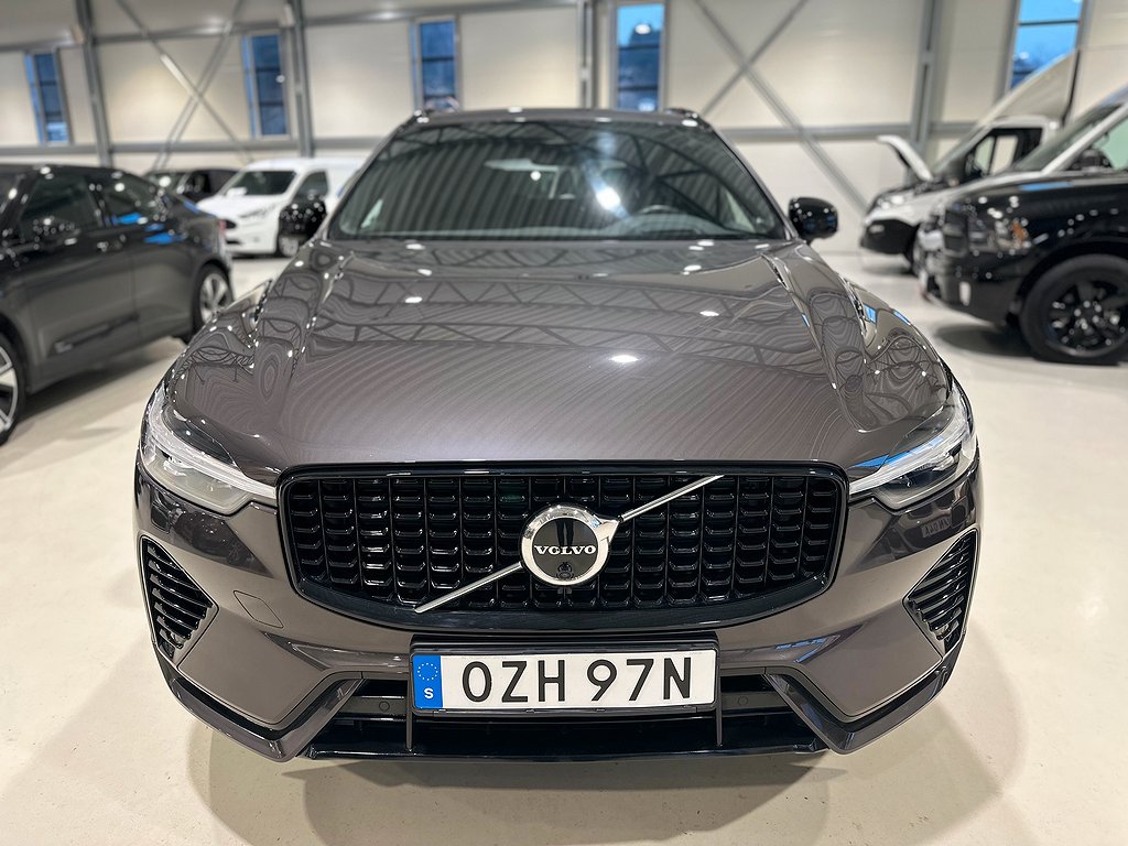 Volvo XC60 Recharge T6 Plus Dark / H/K / Pano / Drag