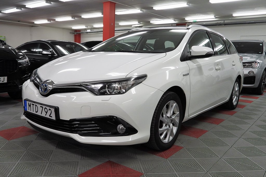 Toyota Auris Touring Sports Hybrid e-CVT Active SoV hjul EU6