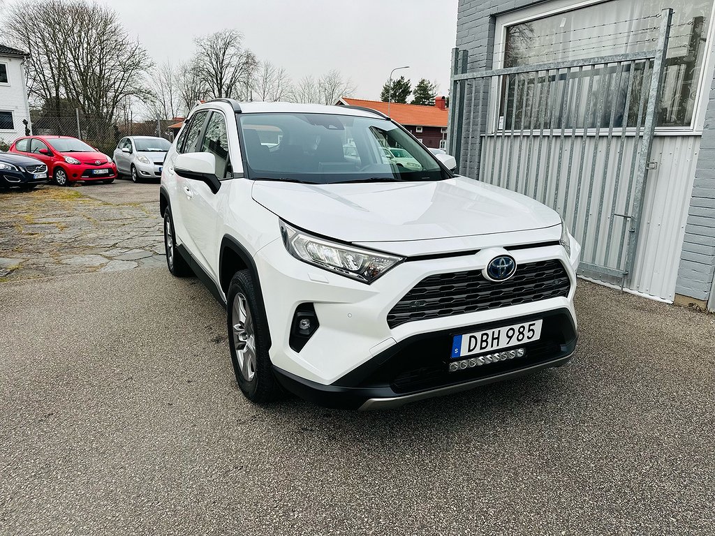 Toyota RAV4 HYBRID 2.5 HSD AWD-i 222HK / VÄRMARE