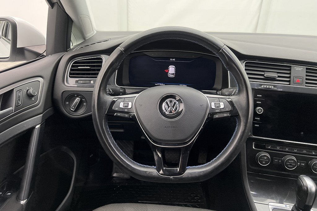 Volkswagen E-Golf 136hk Cockpit Kamera Navi CarPlay