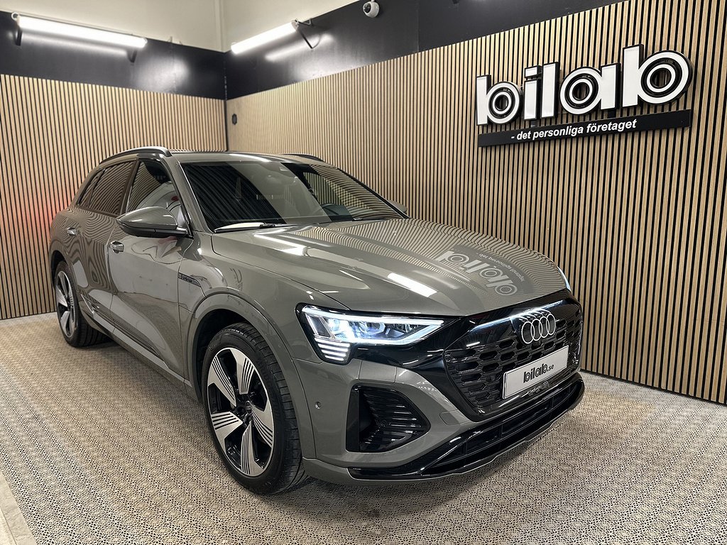 Audi Q8 55 e-tron quattro S-line Selection