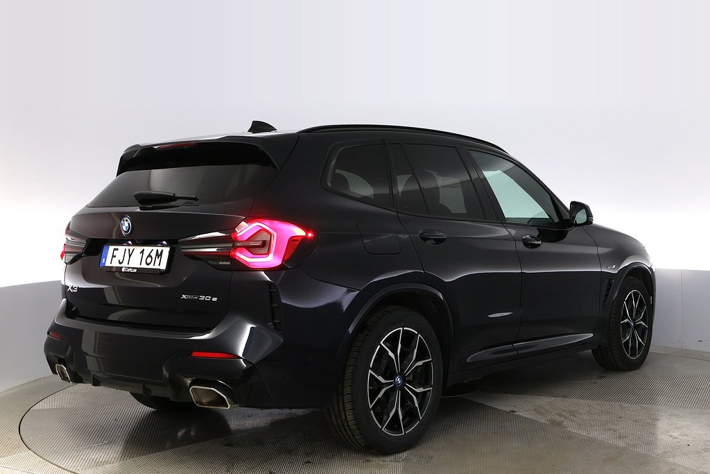 BMW X3 xDrive30e M-Sport Pano Kamera HUD Elstol V-Hjul