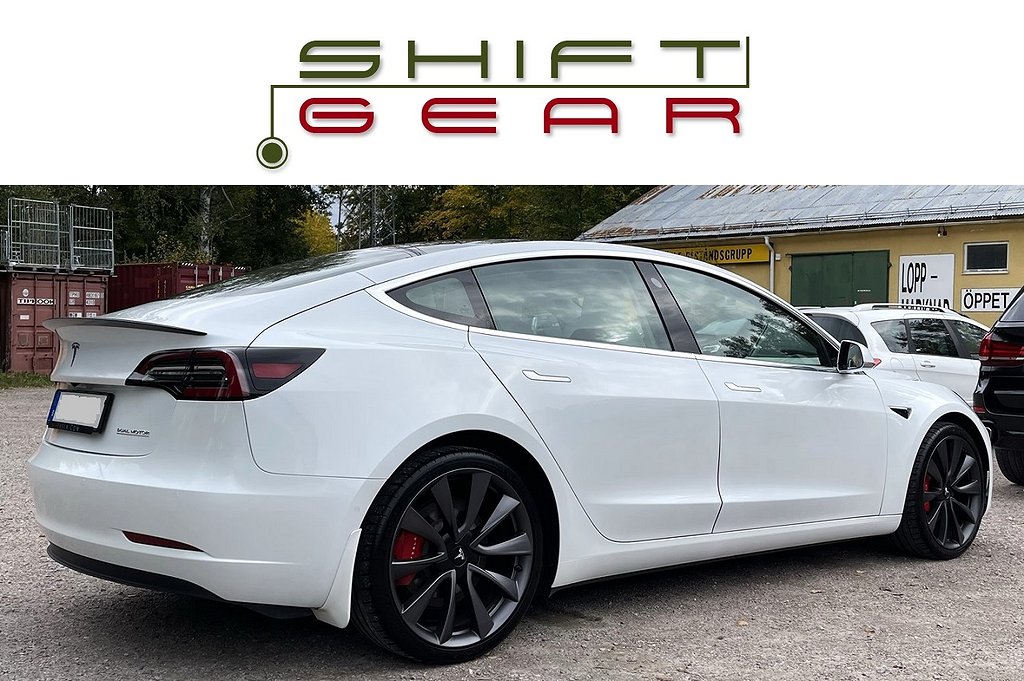 Tesla Model 3 PERFORMANCE AWD All White 1 brukare MOMS