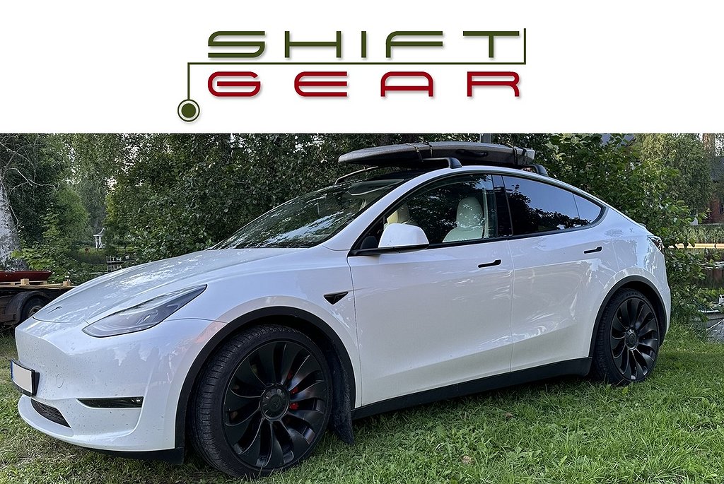 Tesla Model Y Performance 09/2023 MOMS Drag Ultra White 1 äg