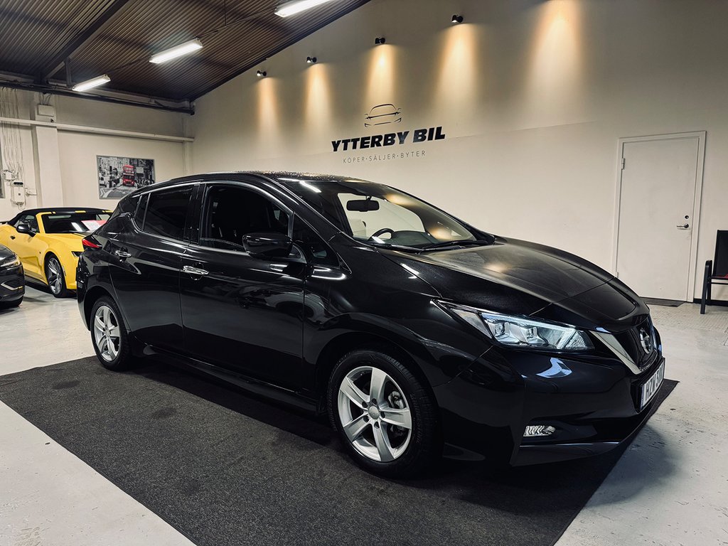 Nissan Leaf 40 kWh N-Connecta 360-cam Rattvärme Keyless MOMS